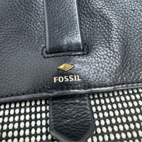 Fossil Kinely Crossbody Bag Leather and Textile Checkered Black & White - Picture 3 of 13